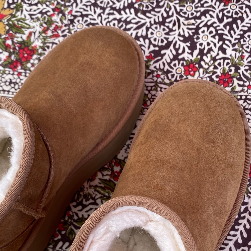 Classic UGG Ultramini Platform Boots - Picture 6 of 7